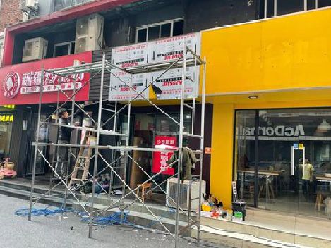 麟游制作广告招牌如何避免它发黄？